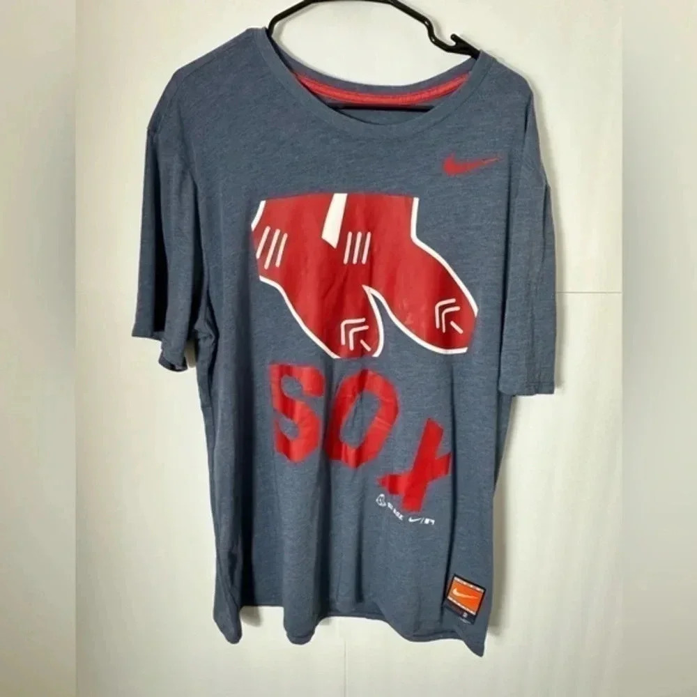 Nike Red Socks  Men Red Tee Size 2XL-Coppertown Collection